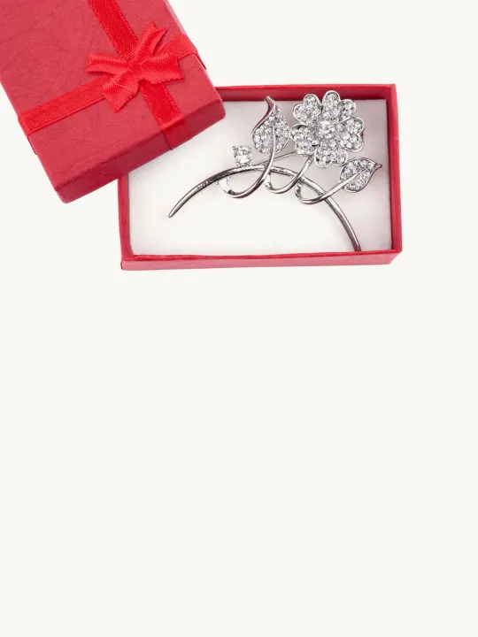 Struma White Gold Floral Brooch