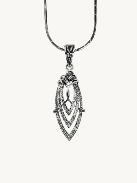 Struma Sharp Oval Pendant Necklace